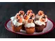 Jak zachęcić nasze pociechy do pomocy w kuchni? Zrób Halloweenowe muffiny dyniowe – pokaż im, że to frajda! - zdjęcie