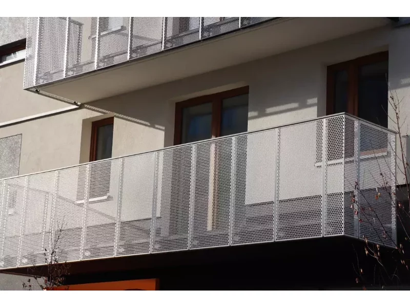Balkony z blachami perforowanymi zdjęcie