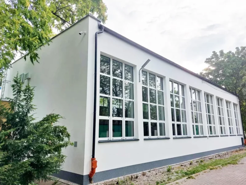 Dom Development wyremontował salę gimnastyczną w szkole na Bielanach. „Chcemy być dobrym sąsiadem” zdjęcie