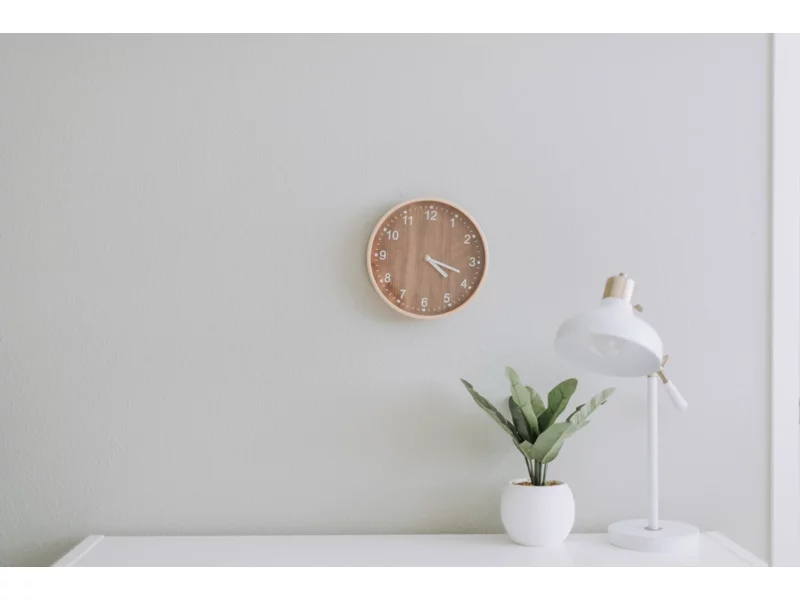 Zegar ścienny: Przewodnik po wyborze idealnego zegara do Twojego domu zdjęcie