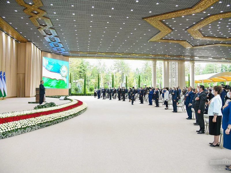 Sufit rastrowy KRAFT w rezydencji Prezydenta Republiki Uzbekistanu Koʼksaroy - zdjęcie