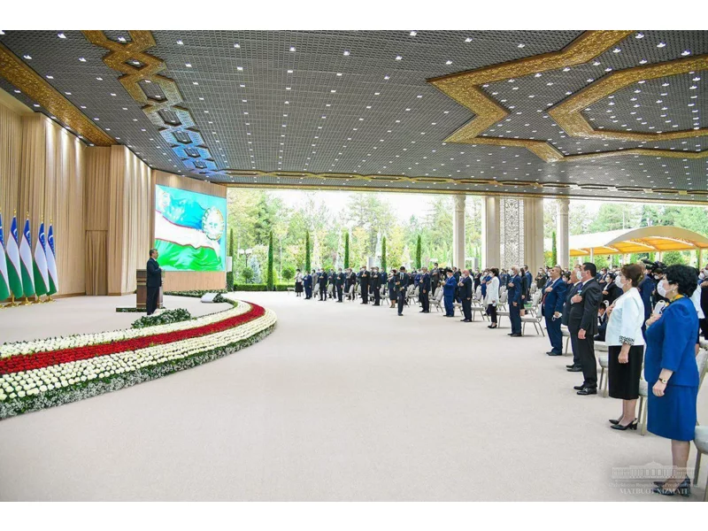 Sufit rastrowy KRAFT w rezydencji Prezydenta Republiki Uzbekistanu Koʼksaroy zdjęcie