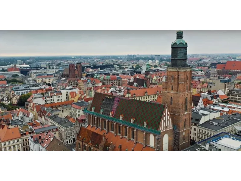 Kościół Garnizonowy we Wrocławiu z nowym dachem. Nowoczesne rozwiązania chronią zabytkową konstrukcję zdjęcie