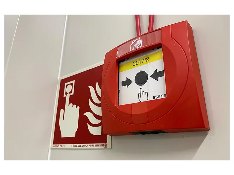 Jak należy postępować w przypadku zasygnalizowania alarmu pożarowego? zdjęcie