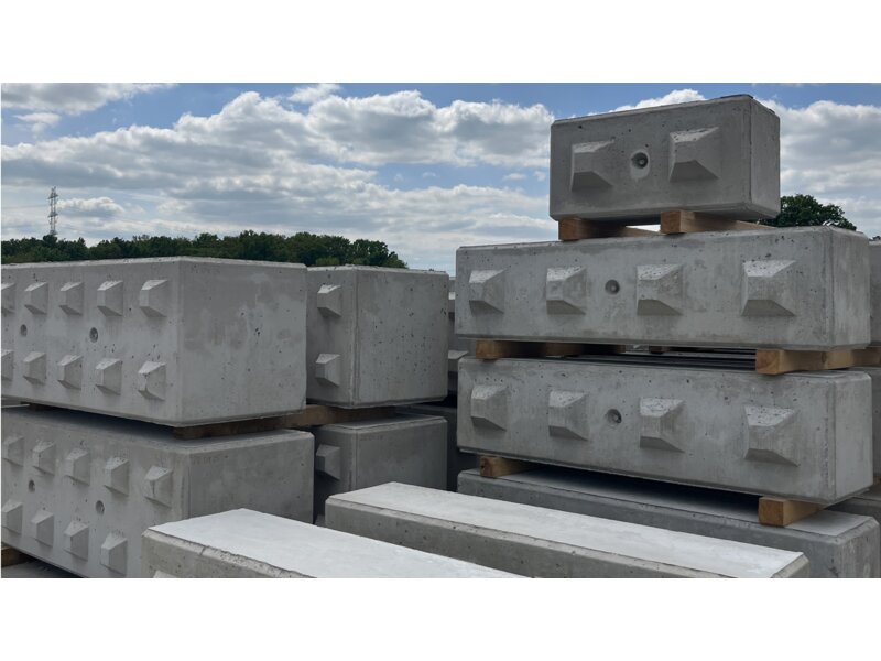 Betonowe bloki systemowe – szybkie i trwałe rozwiązania konstrukcyjne zdjęcie