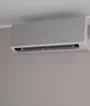 Klimatyzator inverterowy do schłodzenia pomieszczeń o powierzchni 20-40m2 logo