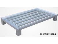 Palety aluminiowe na stopach - zdjęcie