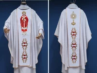 Ornat biały z haftowanym pasem - Chrystus eucharystyczny ( 41A7-2127C ) - zdjęcie