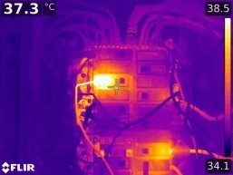 FLIR Systems przedstawia innowacyjną ręczną kamerę termowizyjną