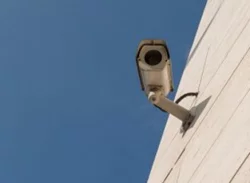 Hikvision DS-2CD1121-I. Niedroga kamera do monitoringu domu