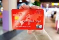 Karta kredytowa czy gotówka – czym płacić za granicą?