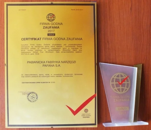 Certyfikat oraz statuetka Firma Godna Zaufania 2017 GOLD dla PAFANA S.A.
