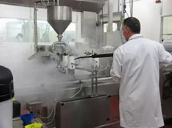 Szybkie i skuteczne czyszczenie maszyn przemysłowych myjką parową