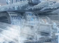 W nowej komorze chłodniczej firma igus może przeprowadzać testy w warunkach rzeczywistych przy temperaturach do -40°C. (Źródło: igus GmbH)