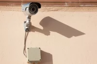 Sprawny monitoring – jak wybrać kamery IP? Praktyczny poradnik