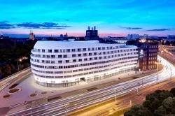 DoubleTree by Hilton Wroclaw zaprojektowany przez Gottesman Szmelcman Architecture z nagrodą dla najlepszego nowego hotelu tego roku