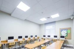 Modernizacja oświetlenia w szkołach poprawia efektywność nauki i przynosi oszczędności