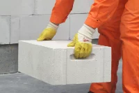 Bloczki z betonu komórkowego są lekkie i wytrzymałe. Fot. Bruk-Bet®.