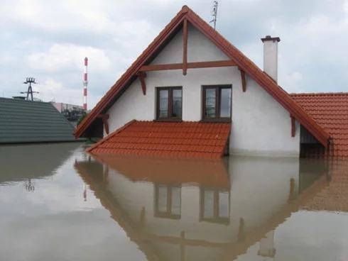 Dom w Sandomierzu zalany podczas tegorocznej powodzi. Foto: Jacek Zięba Xella Polska
