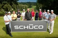 11 ambasadorów marki Schüco wraz z Dyrektorem Zarządzającym Schüco International KG, Dirkiem U.Hindrichsem, Schüco