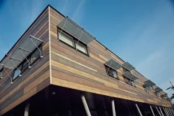 Panele ROCKPANEL stosowane są do tworzenia fasad, elementów ozdobnych wokół dachów oraz elementów wykończeniowych w budynkach, Rockwool