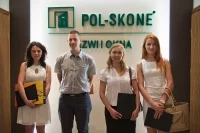 Laureaci konkursu o staż (od lewej): Aleksandra Rydzak, Tomasz Łukaszuk, Kamila Miciuła i Barbara Dąbkowska, POL-SKONE