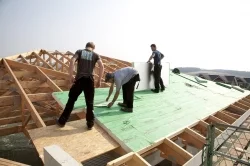 Budujesz, remontujesz dach? Pomyśl o izolacji nakrokwiowej! Superdekarz
