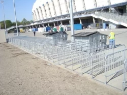 Fot. Stadion w Poznaniu – przenośny system ogrodzeniowy Tempofor firmy Betafence