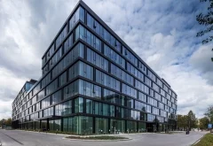 Wysokoselektywne szkło SunGuard SN 62/34 na budynku Konstruktorska Business Center  to rozwiązanie doskonale dostosowane do pogodowych warunków Warszawy, Guardian