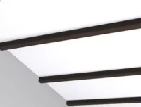 W zabytkowych wnętrzach pomiędzy belkami stropowymi zamontować można akustyczny sufit Rockfon Mono, Rockfon