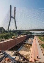 Przebudowywane Śluzy Rędzińskie, w tle Most Rędziński fot. Baumit