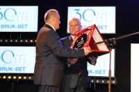 Firma Bruk-Bet świętuje 30-lecie działalności, Prezes Zarządu Krzysztof Witkowski Prezes Piłkarskiej Ligi Polski Michał Listkiewicz