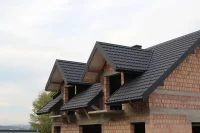 Odpowiednia izolacja dachu to wzrost energetyczności całego domu fot. Blachotrapez
