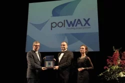 Prezes D. Tomczyk odbiera nagrodę Polwax