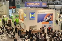 Stoisko targowe firmy Hörmann odwiedzają zawsze tłumy gości. W 2015 roku ekspozycja firmy będzie jeszcze większa niż w latach poprzednich.