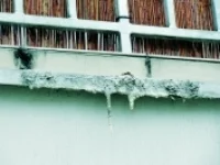 Brak uszczelnienia balkonu - wypłukiwanie składników betonu i zapraw, Sopro