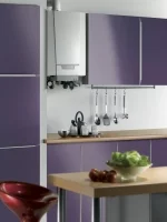 Kocioł dwufunkcyjny to dobre rozwiązanie do niewielkich domów, w których kuchnia sąsiaduje z łazienką. Fot. De Dietrich