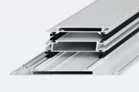 System Schüco ADS SimplySmart bazuje na nowej, pięciokomorowej i trójszalowej budowie profilu z hybrydowym zespoleniem, które  zapewnia wysoką stabilność i minimalizuje  efekt bimetaliczny Fot. Schüco