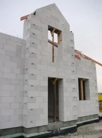 Ściany z betonu komórkowego BRUK-BET Termalica