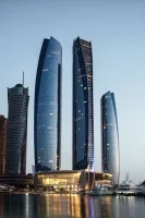 Kompleks Etihad Towers w Abu Dhabi zrealizowany w systemach Schüco Fot. Schüco