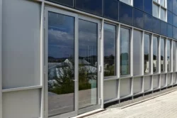 Fasada w stylu high-tech – laboratorium Grupy Otto Fuchs