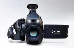 FLIR wprowadza iskrobezpieczną kamerę do wykrywania wycieków gazu FLIR GFx320, przeznaczoną dla branży petrochemicznej i gazowej