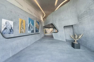 Muzeum w górze - zachwycający obiekt autorstwa Zahy Hadid i Petera Irmschera