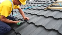 Remont dachu: Jak wymienić toksyczny dach z azbestu na nowe pokrycie?