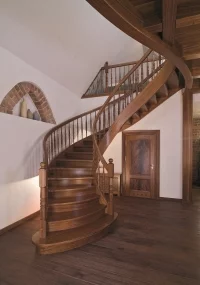 Drewniane schody klasyczne,  fot. Marchewka Schody - Podlogi - Wnetrza