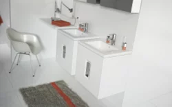 Aranżacja łazienki w mieszkaniu studenckim. Jak pogodzić różne potrzeby współlokatorów?