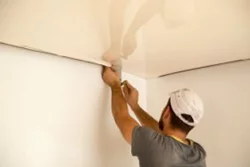 Sufit napinany – nowoczesna alternatywa dla podwieszanego stropu