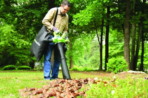 Sprytne sposoby na jesienne sprzątanie ogrodu