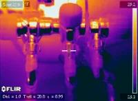 Rys. 1 Zdjęcie wykonane kamerą termowizyjną, które daje nam możliwość rozpoznania miejsc cieplejszych bądź zimniejszych. Ibros