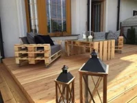 Budowa tarasu z drewna: wybieramy deski
